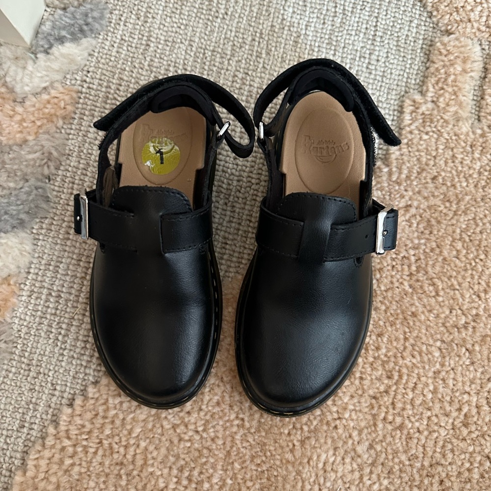 Girls Dr. Martens Black Sandals-Size 1